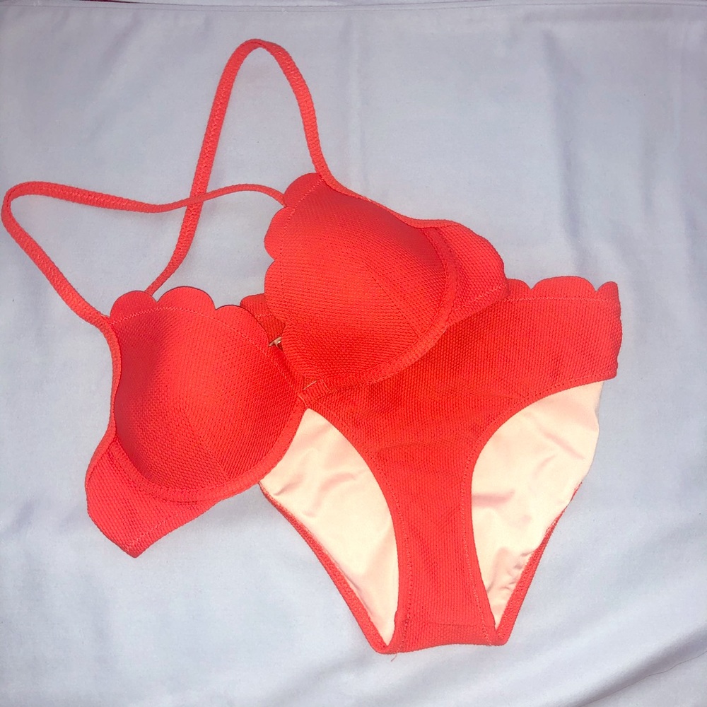 Coral scalloped swim set